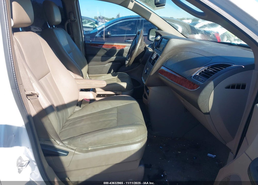 2016 CHRYSLER TOWN & COUNTRY TOURING VIN: 2C4RC1BG4GR156055