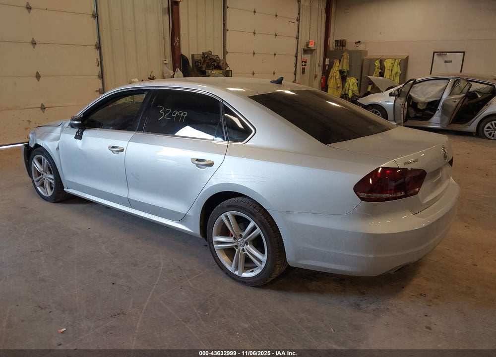 2014 VOLKSWAGEN PASSAT 2.0L TDI SE VIN: 1VWBN7A39EC004076