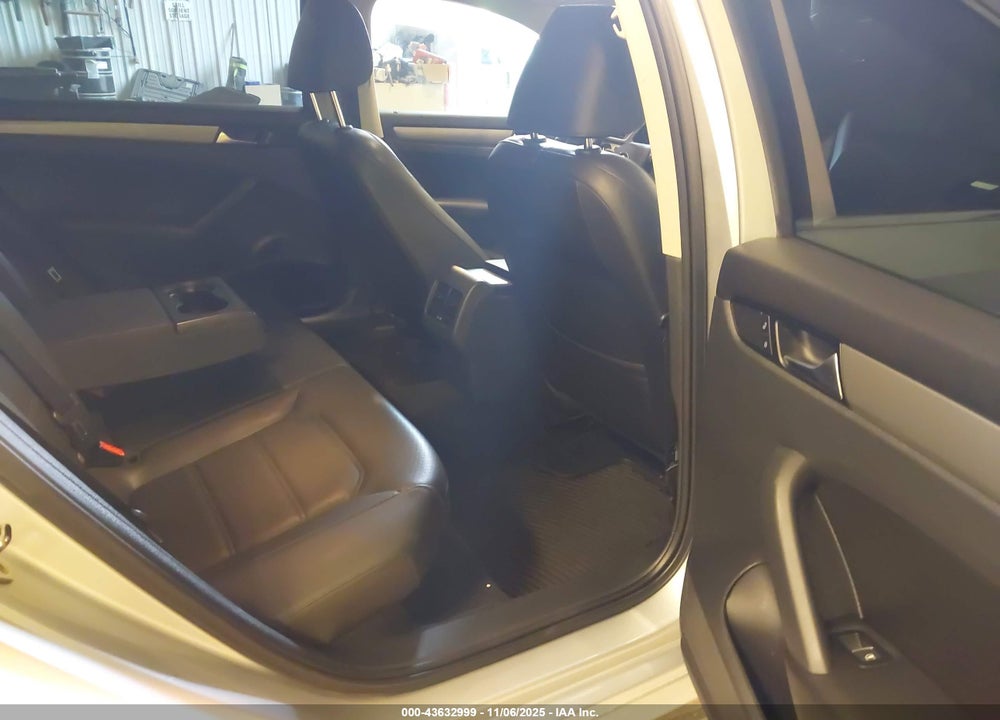 2014 VOLKSWAGEN PASSAT 2.0L TDI SE VIN: 1VWBN7A39EC004076