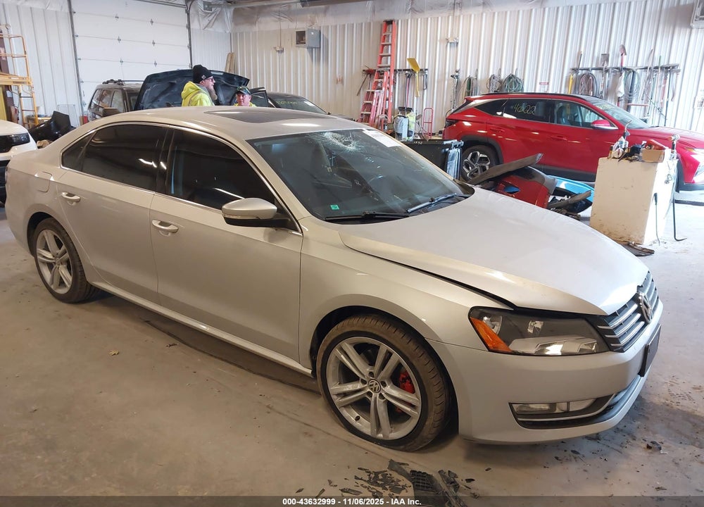 2014 VOLKSWAGEN PASSAT 2.0L TDI SE VIN: 1VWBN7A39EC004076