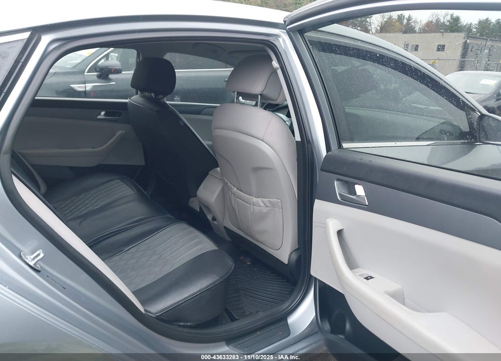 2017 HYUNDAI SONATA VIN: 5NPE24AF1HH580321