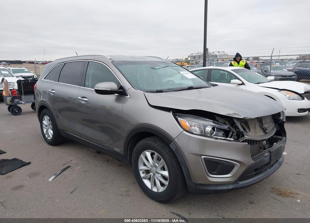 2017 KIA SORENTO 2.4L LX VIN: 5XYPGDA35HG301136