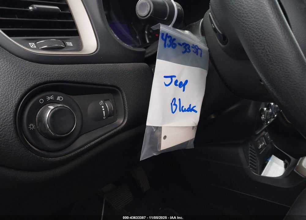 2017 JEEP RENEGADE SPORT FWD VIN: ZACCJAABXHPF47184