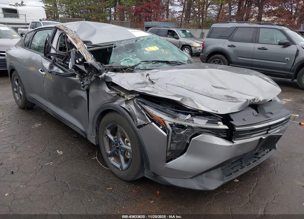 2025 KIA K4 LXS VIN: 3KPFT4DE7SE028757