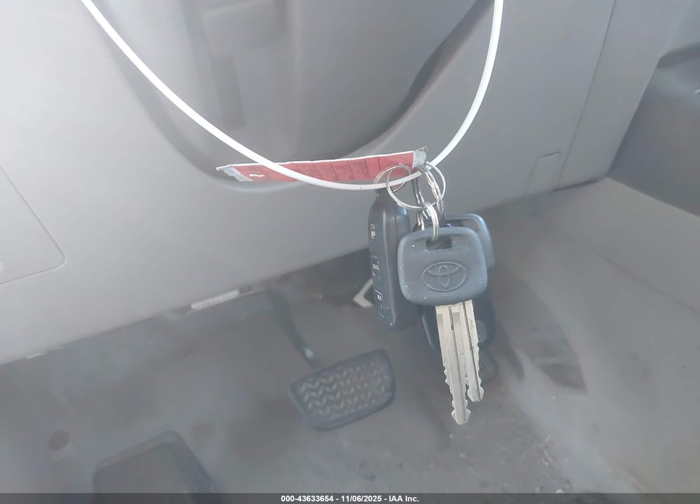 2004 TOYOTA CAMRY LE VIN: 4T1BE32K84U929650