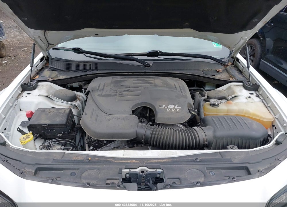 2019 CHRYSLER 300 TOURING VIN: 2C3CCAAG2KH610300