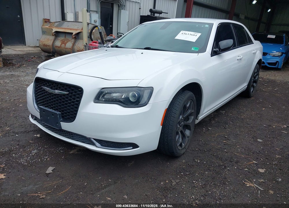 2019 CHRYSLER 300 TOURING VIN: 2C3CCAAG2KH610300