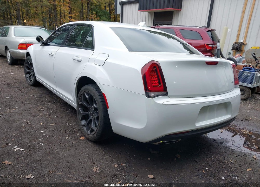 2019 CHRYSLER 300 TOURING VIN: 2C3CCAAG2KH610300