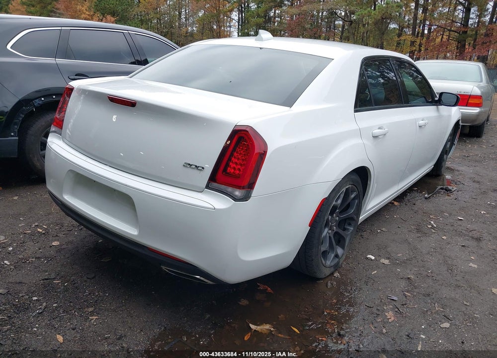 2019 CHRYSLER 300 TOURING VIN: 2C3CCAAG2KH610300