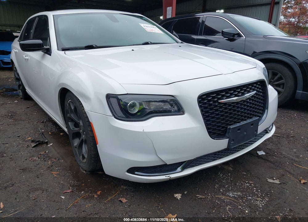 2019 CHRYSLER 300 TOURING VIN: 2C3CCAAG2KH610300