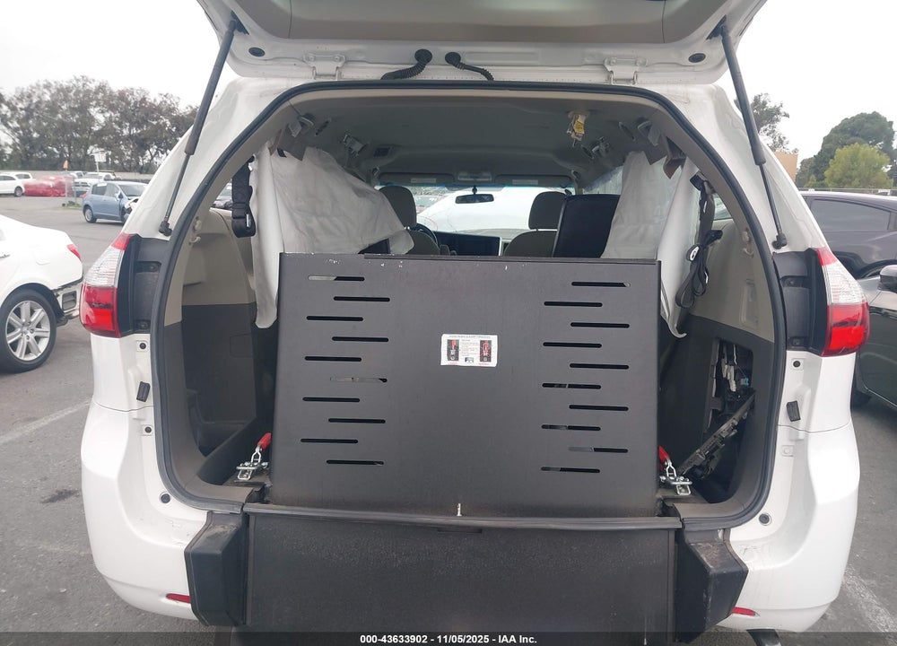2017 TOYOTA SIENNA L 7 PASSENGER VIN: 5TDZZ3DC6HS773454