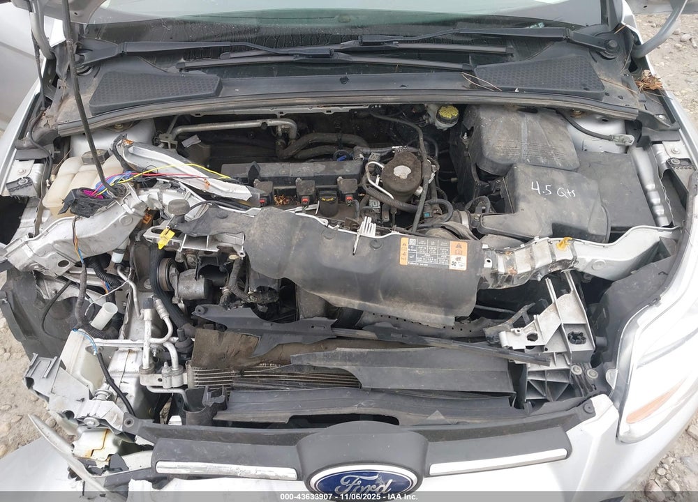 2014 FORD FOCUS SE VIN: 1FADP3K28EL449516