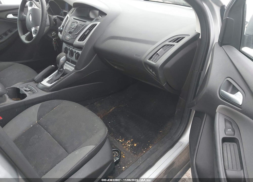2014 FORD FOCUS SE VIN: 1FADP3K28EL449516