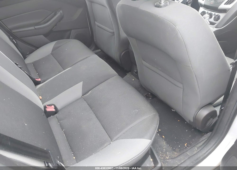 2014 FORD FOCUS SE VIN: 1FADP3K28EL449516