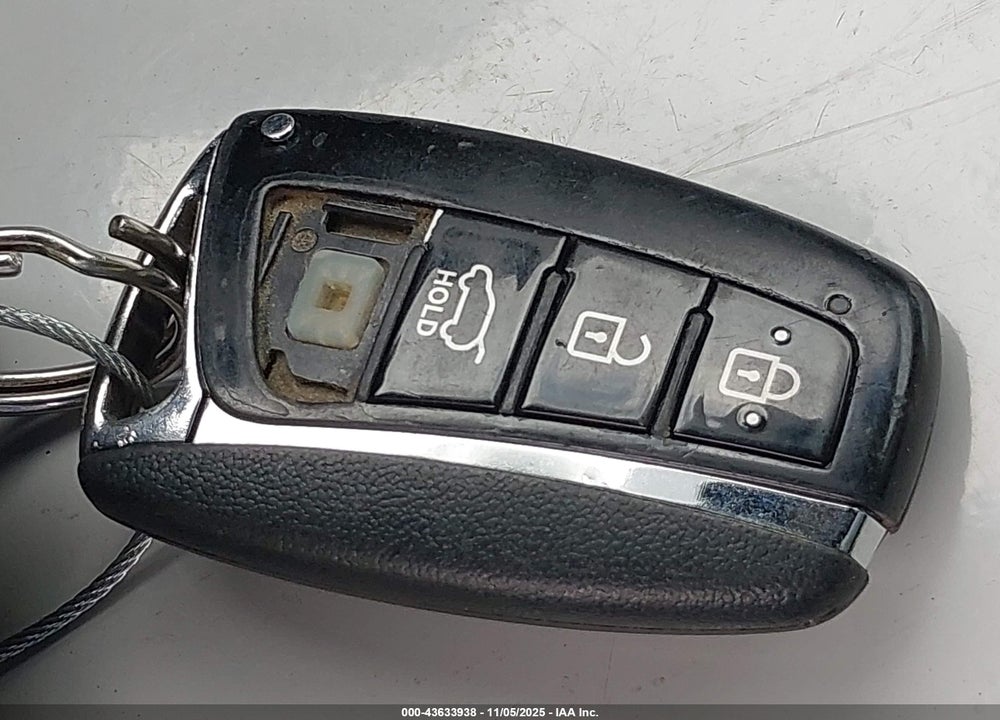 2014 HYUNDAI SANTA FE VIN: KM8SN4HF7EU057012