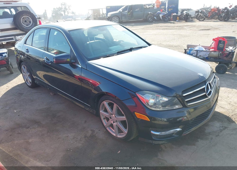 2013 MERCEDES-BENZ C 250 SPORT VIN: WDDGF4HB6DR268262