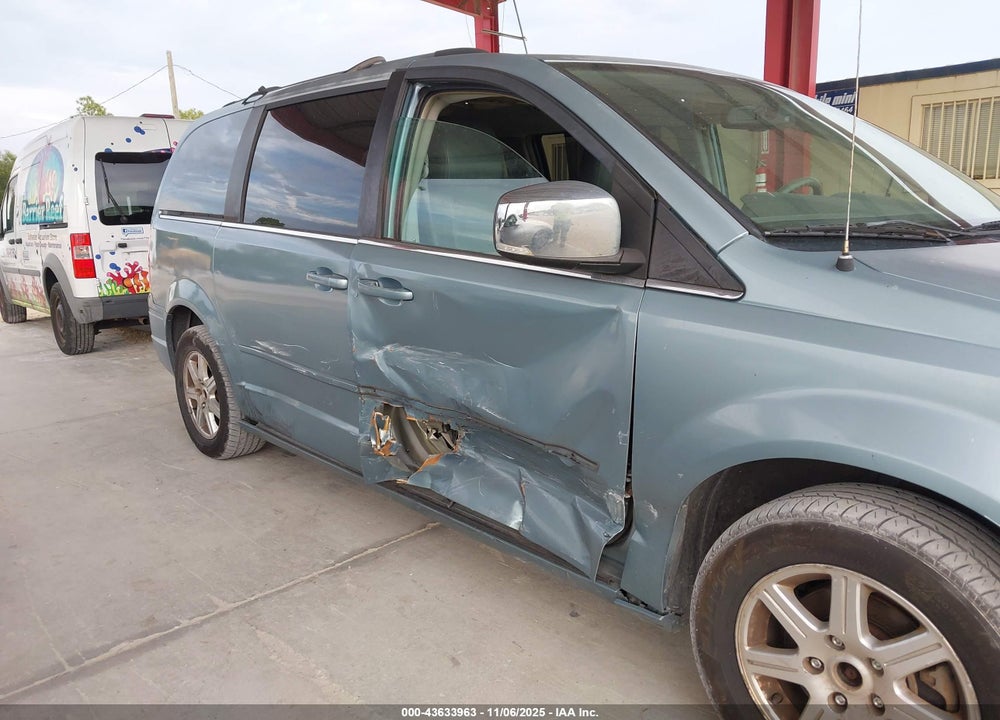 2008 CHRYSLER TOWN & COUNTRY TOURING VIN: 2A8HR54P48R631597