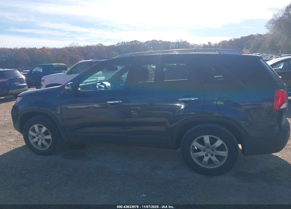 2012 KIA SORENTO LX VIN: 5XYKT3A62CG269586