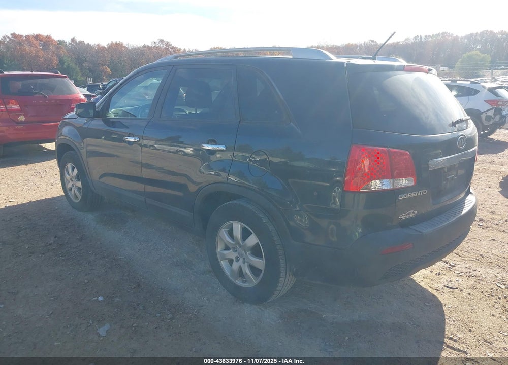 2012 KIA SORENTO LX VIN: 5XYKT3A62CG269586