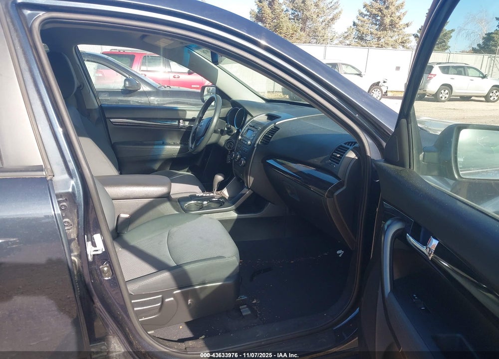 2012 KIA SORENTO LX VIN: 5XYKT3A62CG269586