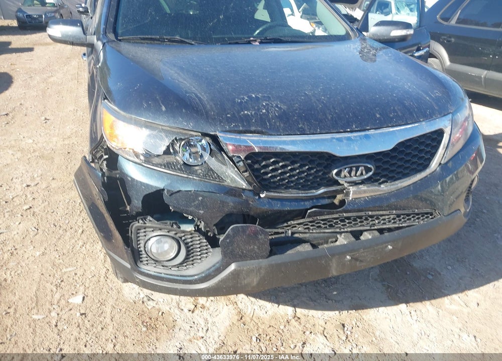 2012 KIA SORENTO LX VIN: 5XYKT3A62CG269586