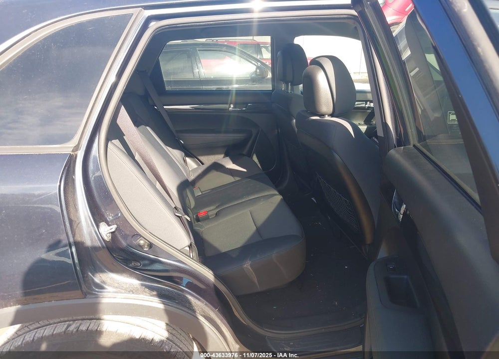 2012 KIA SORENTO LX VIN: 5XYKT3A62CG269586