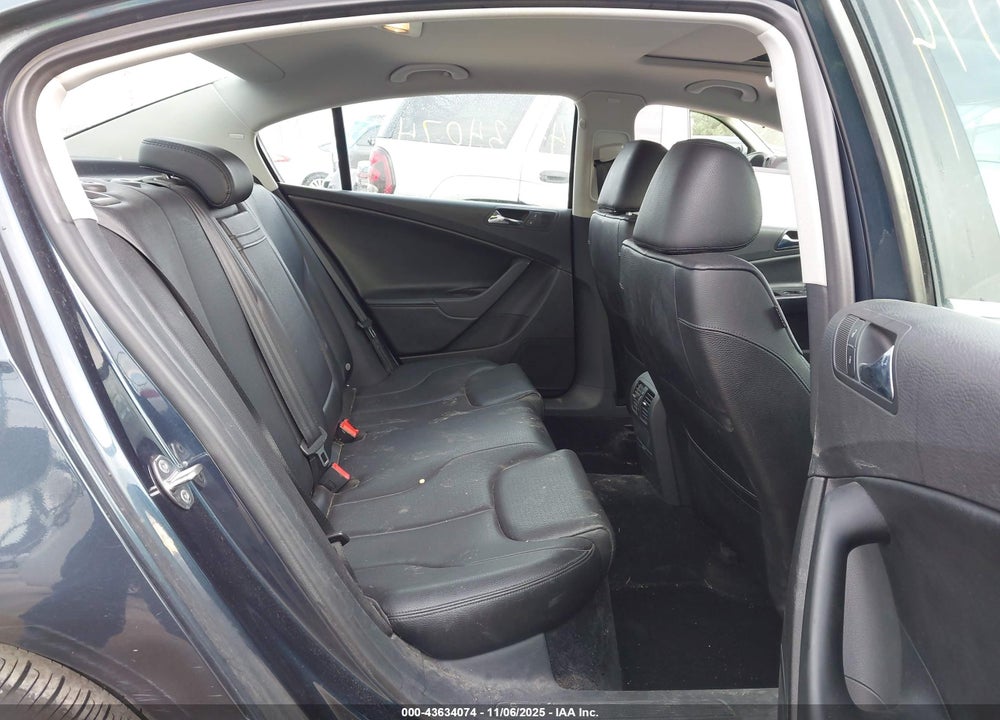 2007 VOLKSWAGEN PASSAT 2.0T VIN: WVWGK73C27P044638