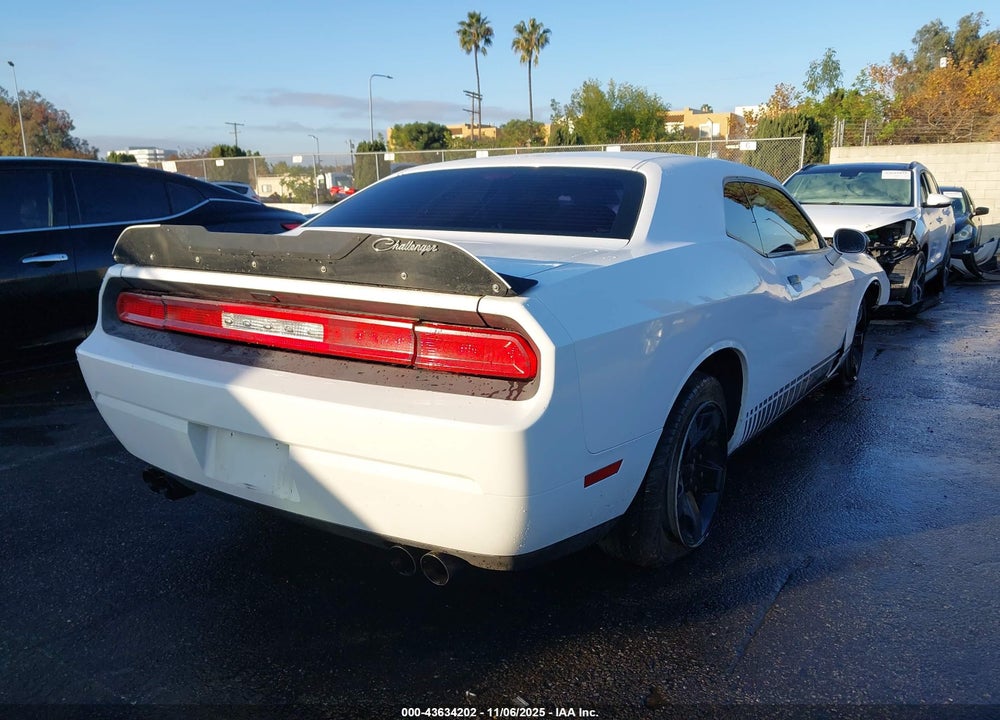 2013 DODGE CHALLENGER SXT VIN: 2C3CDYAG8DH582012
