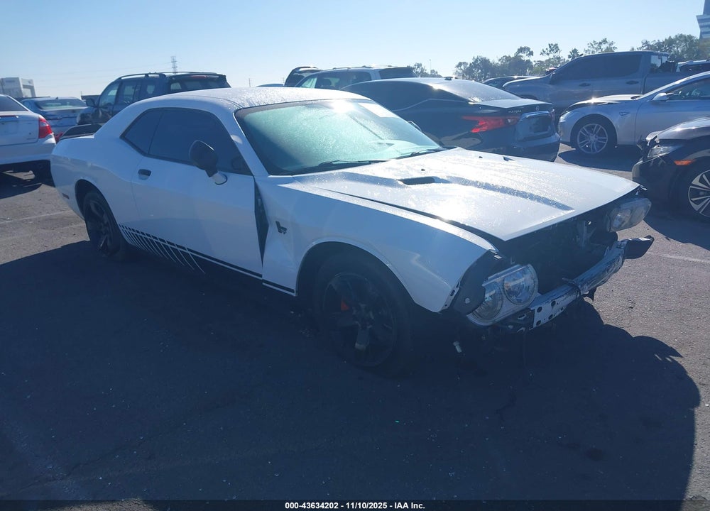 2013 DODGE CHALLENGER SXT VIN: 2C3CDYAG8DH582012