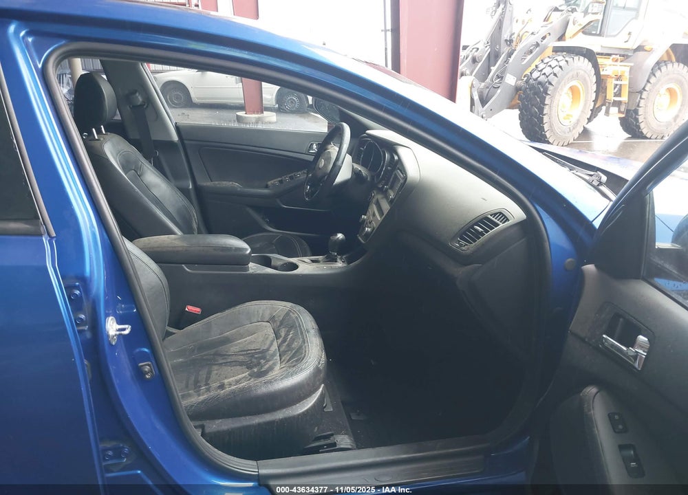 2011 KIA OPTIMA EX VIN: KNAGN4A79B5216645