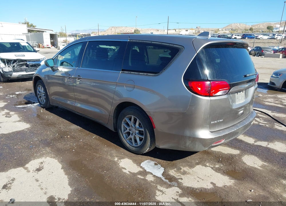 2017 CHRYSLER PACIFICA TOURING VIN: 2C4RC1DG7HR623290
