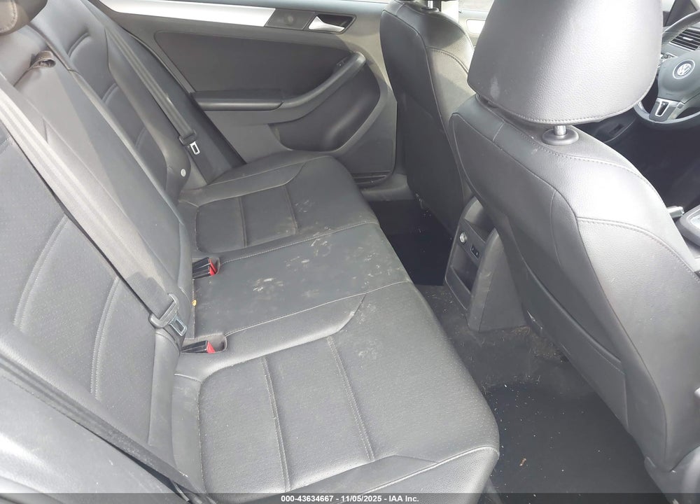 2014 VOLKSWAGEN JETTA VIN: 3VWD17AJXEM224070
