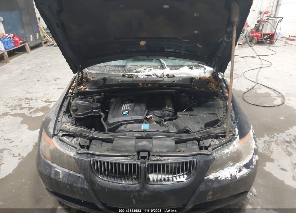 2008 BMW 328XI VIN: WBAVC93528K037699