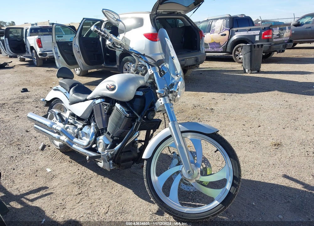 2004 VICTORY MOTORCYCLES VEGAS VIN: 5VPGB16D443001523