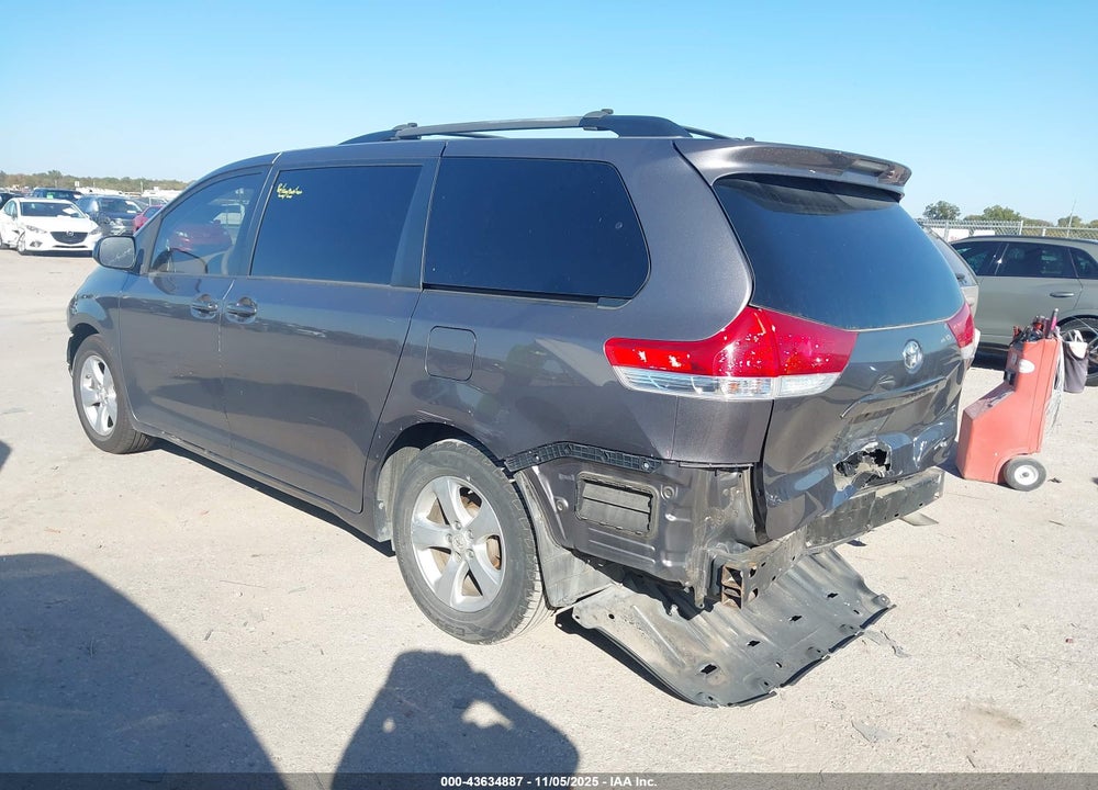 2013 TOYOTA SIENNA LE V6 8 PASSENGER VIN: 5TDKK3DC2DS283254