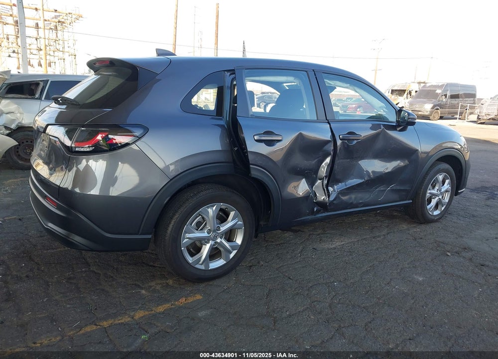 2024 HONDA HR-V 2WD LX VIN: 3CZRZ1H30RM758426