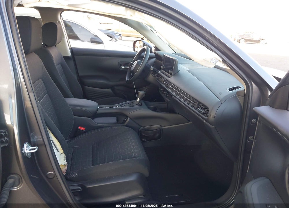 2024 HONDA HR-V 2WD LX VIN: 3CZRZ1H30RM758426