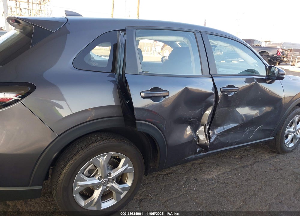 2024 HONDA HR-V 2WD LX VIN: 3CZRZ1H30RM758426