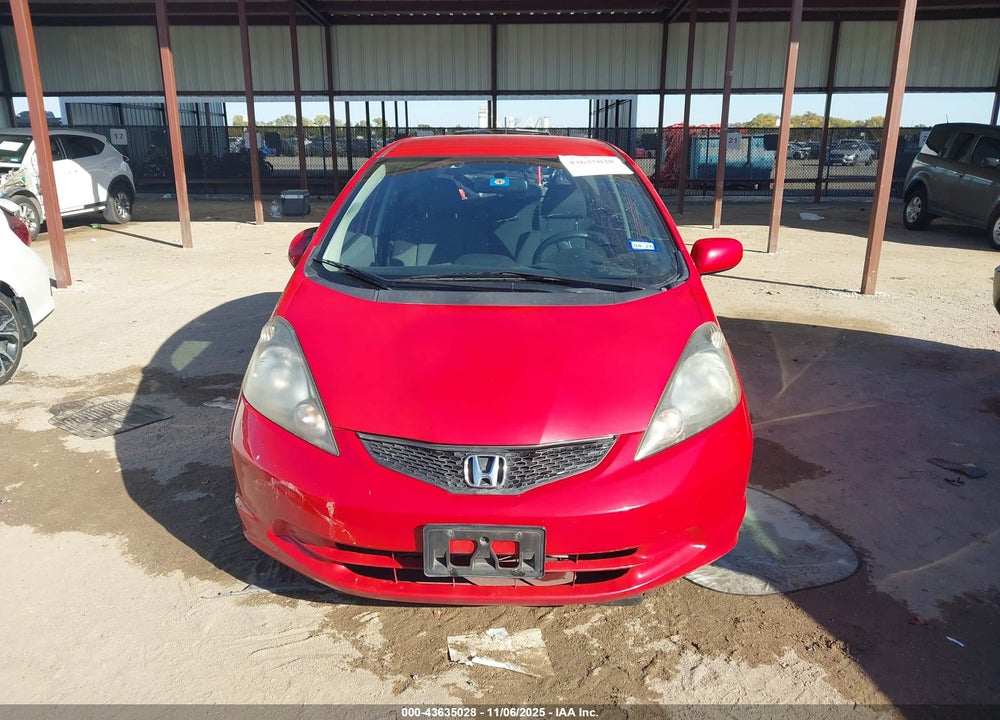 2013 HONDA FIT VIN: JHMGE8H35DC059951