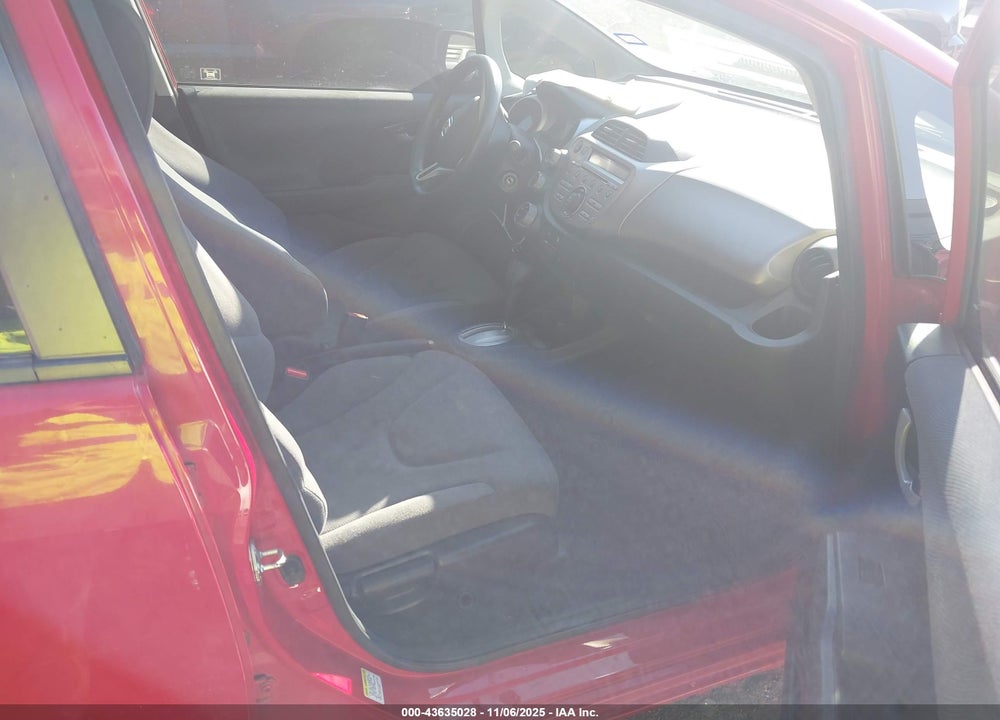 2013 HONDA FIT VIN: JHMGE8H35DC059951