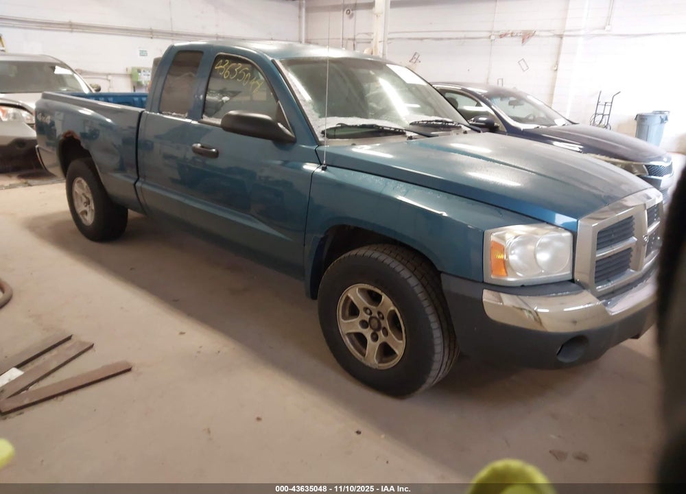 2005 DODGE DAKOTA SLT VIN: 1D7HW42KX5S195937