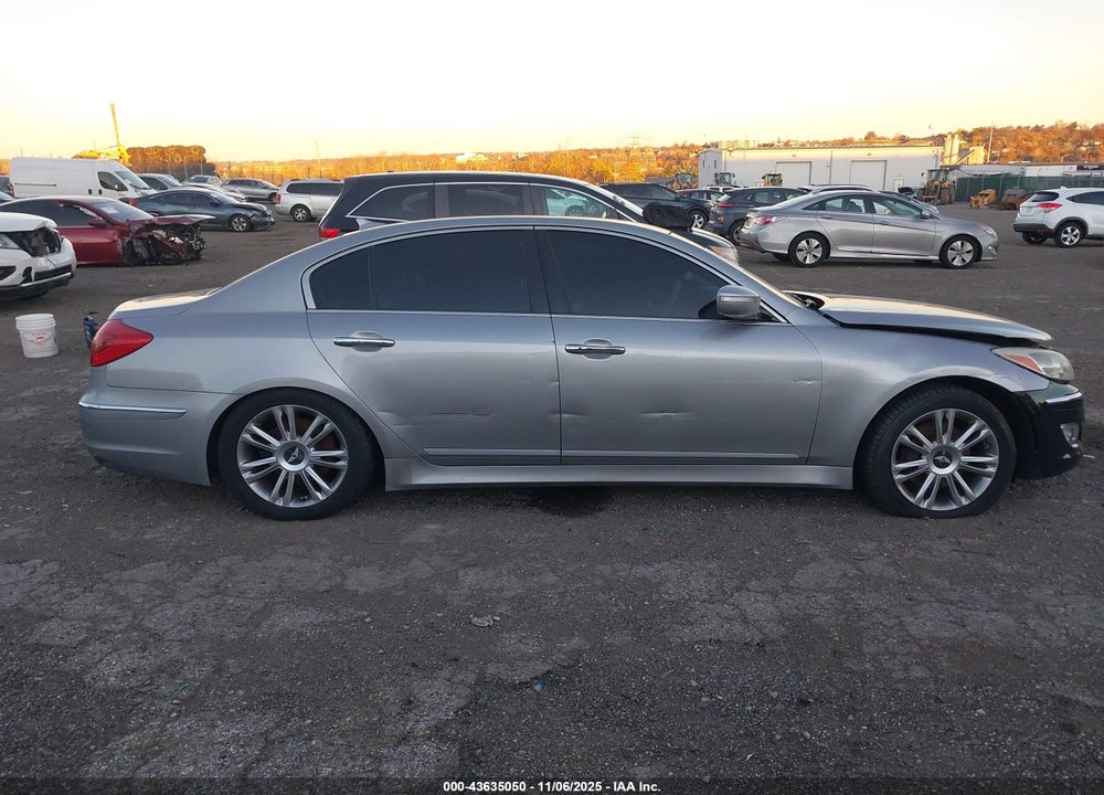2013 HYUNDAI GENESIS 3.8 VIN: KMHGC4DD3DU230457