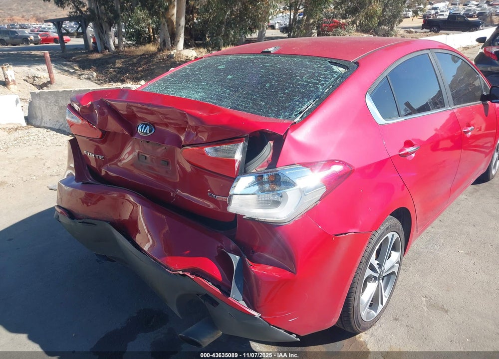 2016 KIA FORTE EX VIN: KNAFX4A8XG5613688