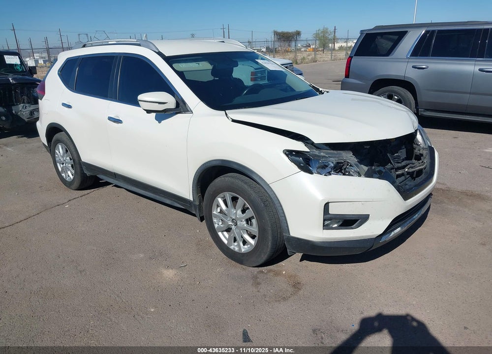 2017 NISSAN ROGUE SV VIN: JN8AT2MT3HW401017