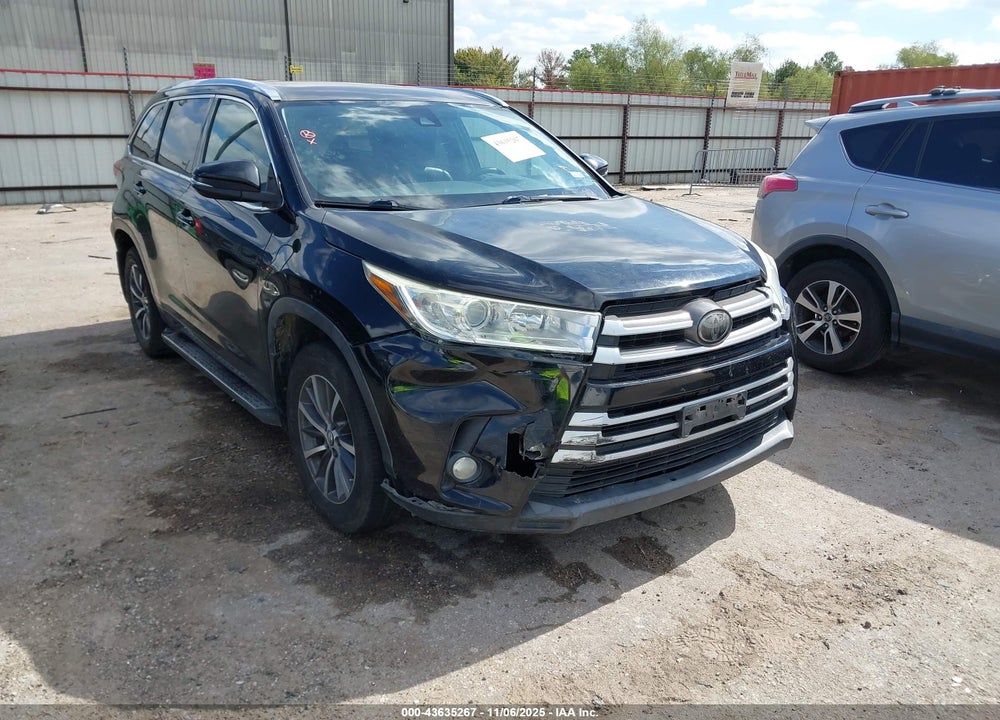 2018 TOYOTA HIGHLANDER XLE VIN: 5TDKZRFH9JS540204
