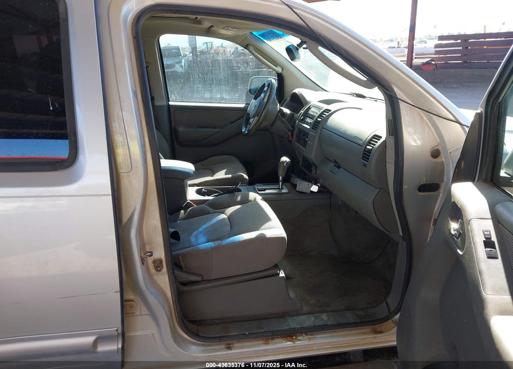 2005 NISSAN FRONTIER LE VIN: 1N6AD07U55C409664