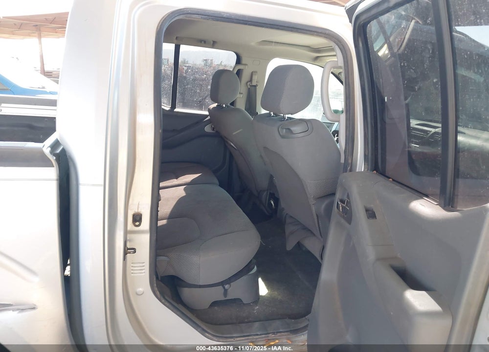2005 NISSAN FRONTIER LE VIN: 1N6AD07U55C409664