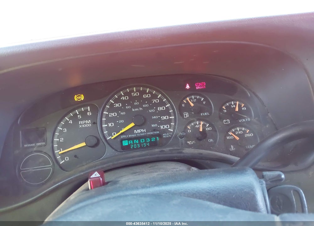 2001 CHEVROLET SUBURBAN 1500 LT VIN: 3GNEC16T91G215885
