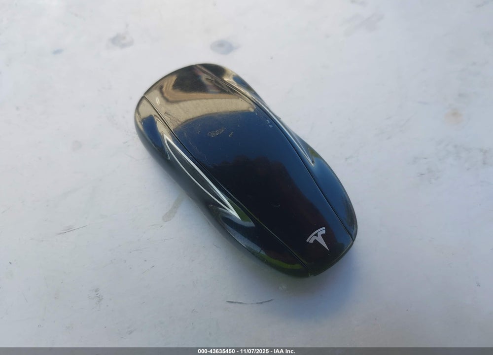 2014 TESLA MODEL S VIN: 5YJSA1S16EFP52215