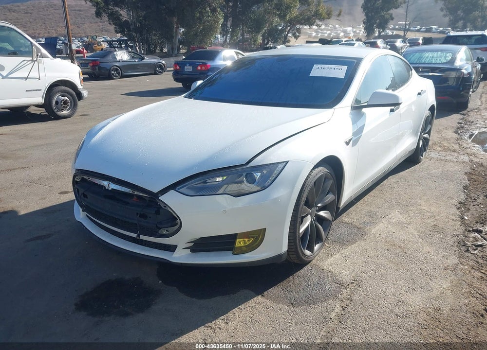 2014 TESLA MODEL S VIN: 5YJSA1S16EFP52215